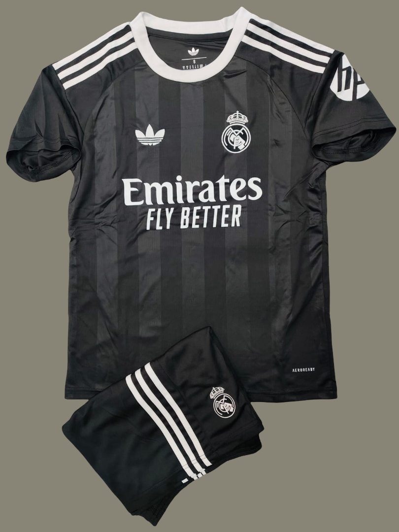 Real Madrid 25-26 Goal Keeper Jersey With Shorts